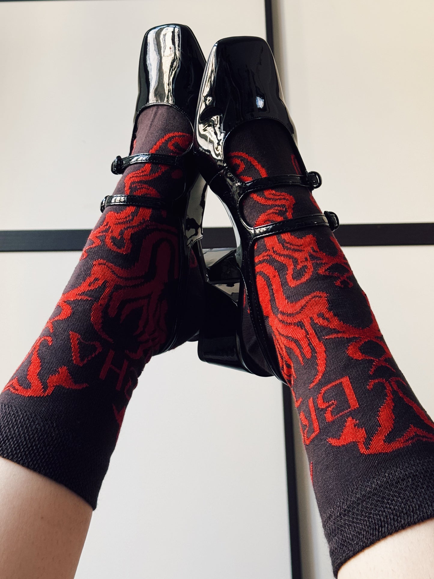 Charapé // brown-red socks