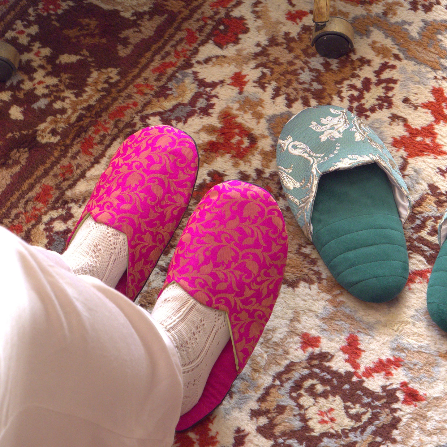 PAPUCCI // hot pop // slippers