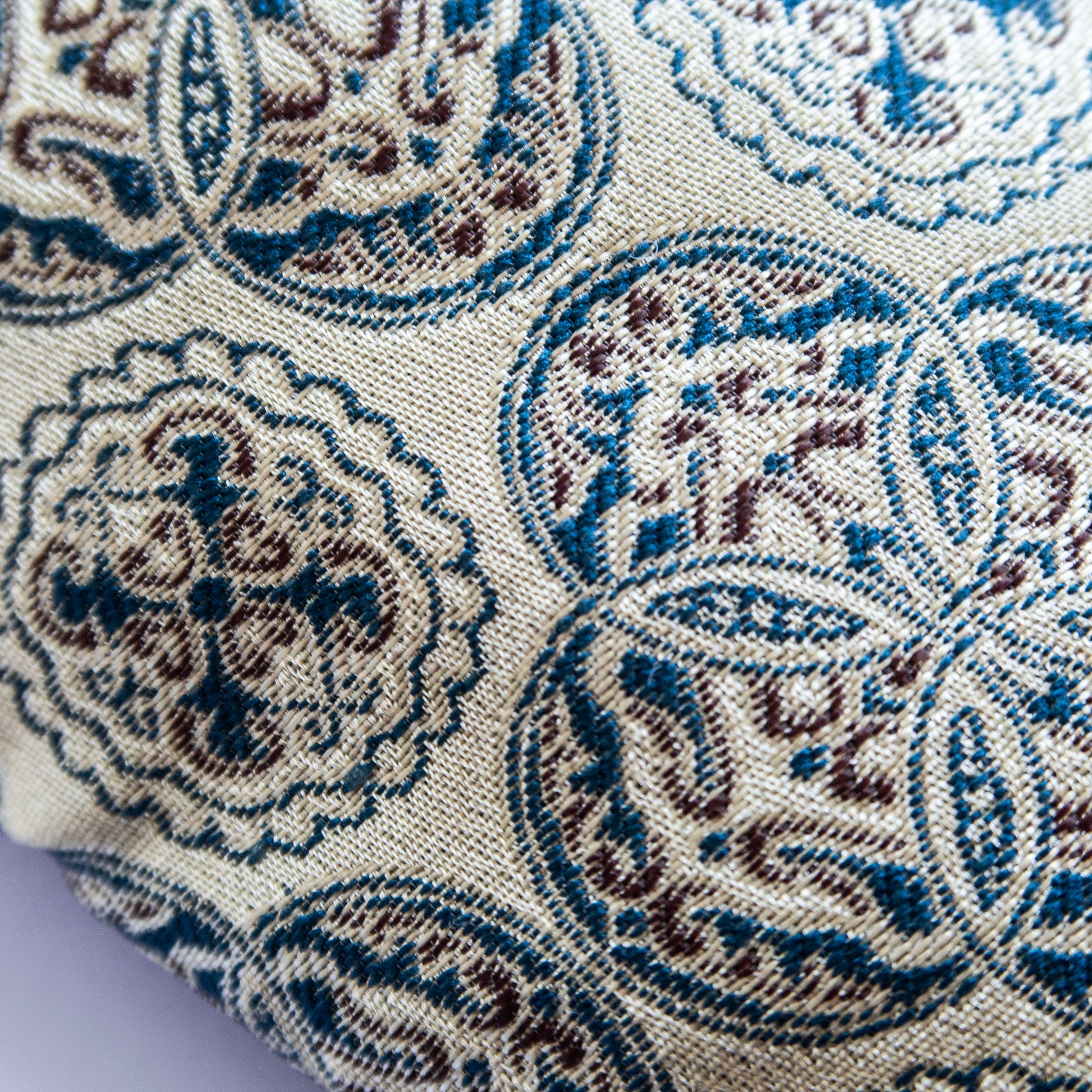 luxury-brocade-slippers-blue-detail2